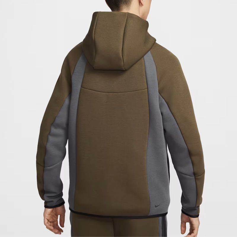 Conjunto Nike Tech Fleece Pro Wear Marrom