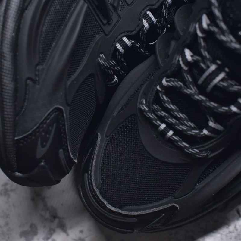 Pharrell Williams x Adidas Adistar Jellyfish Triple Black