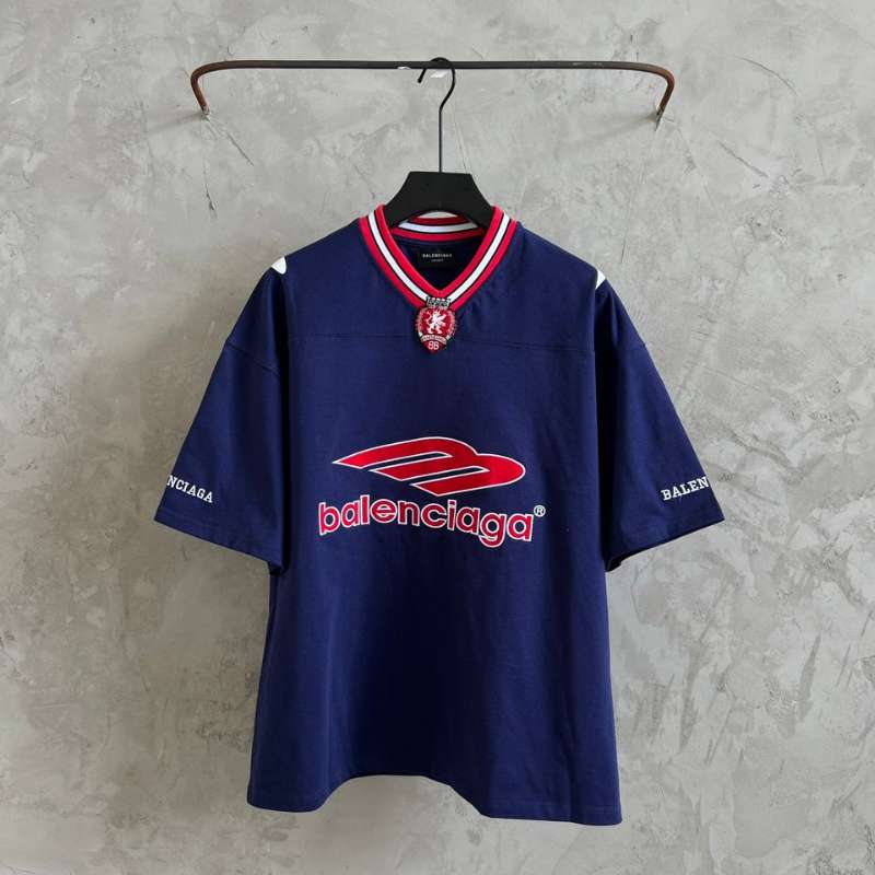 Camiseta Balenciaga Football V-neck Oversized Azul