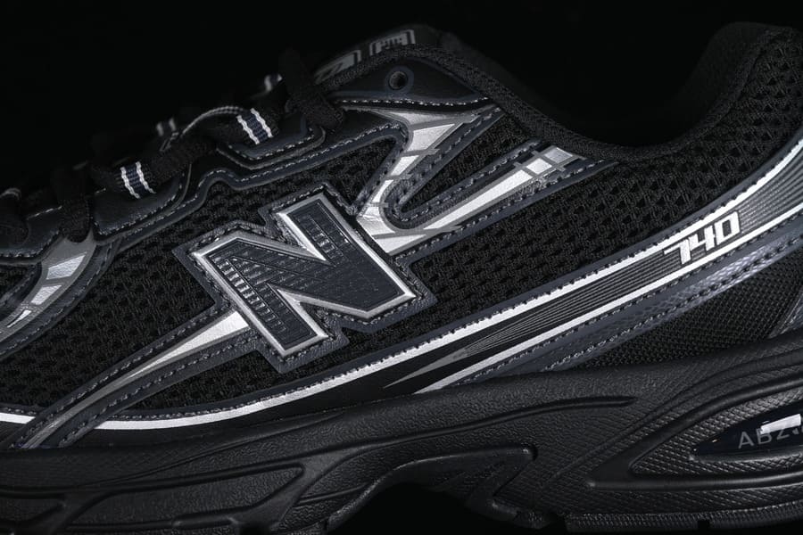 New Balance 740 Black Grey Silver