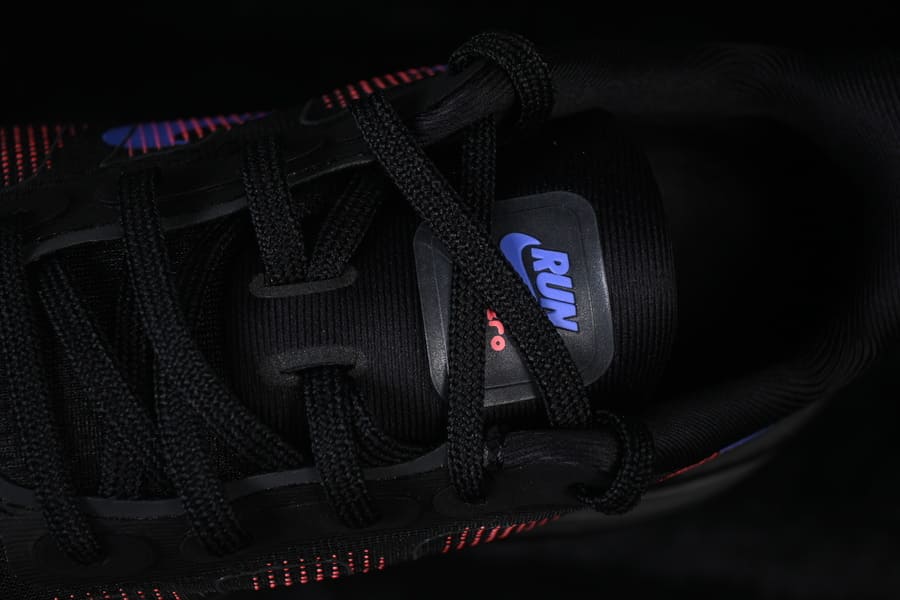 Nike Vomero Premium Black Sapphire
