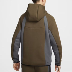Conjunto Nike Tech Fleece Pro Wear Marrom