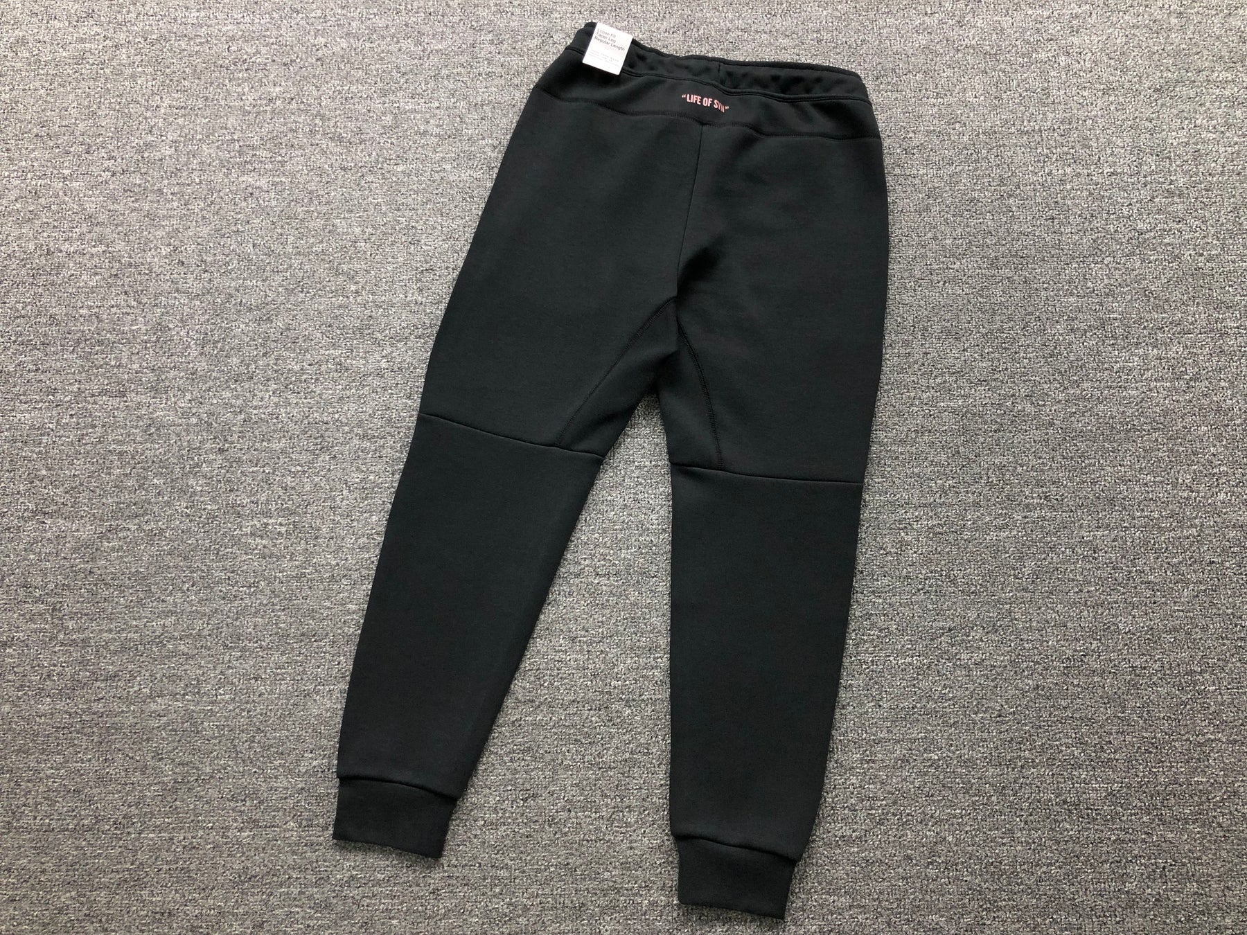 Conjunto Nike Tech Fleece x Syna World