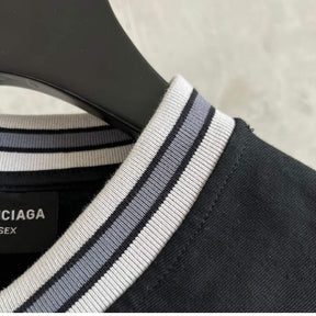 Camiseta Balenciaga Football V-neck Oversized Preta