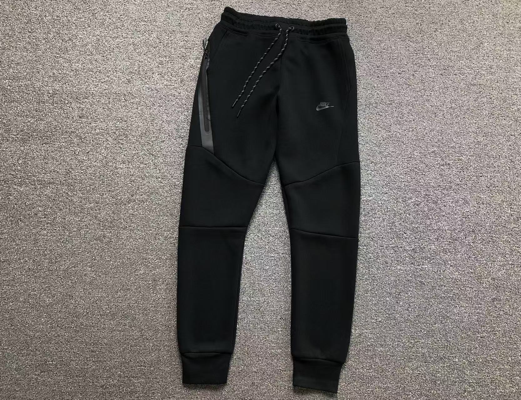 Conjunto Nike Tech Fleece Preto