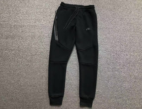 Conjunto Nike Tech Fleece Preto