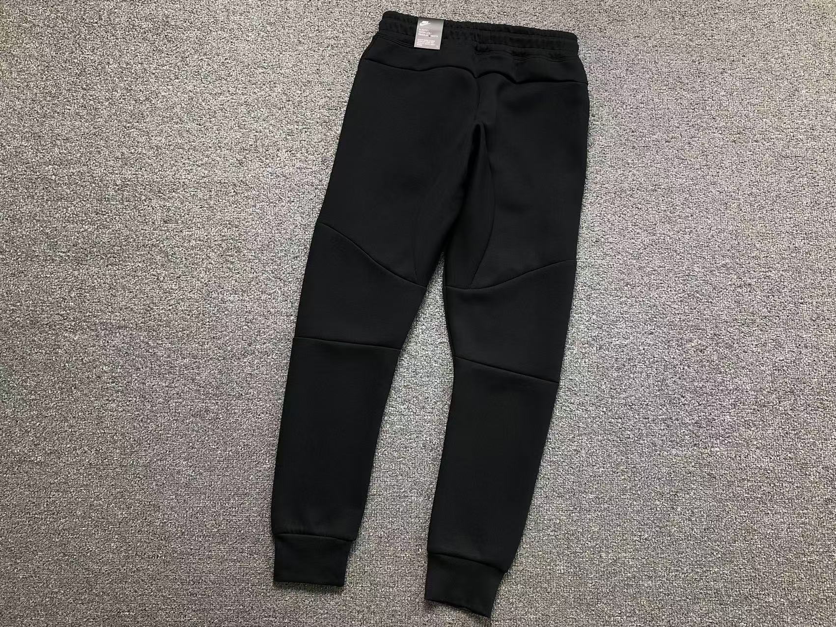 Conjunto Nike Tech Fleece Preto