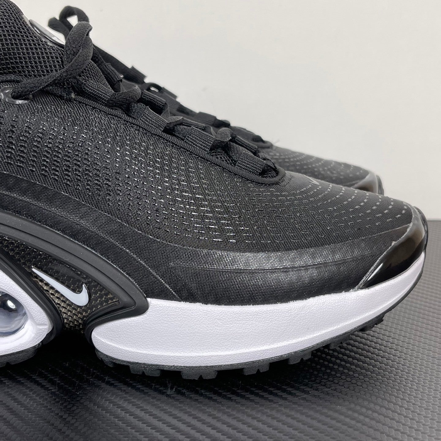 Air Max DN Black White