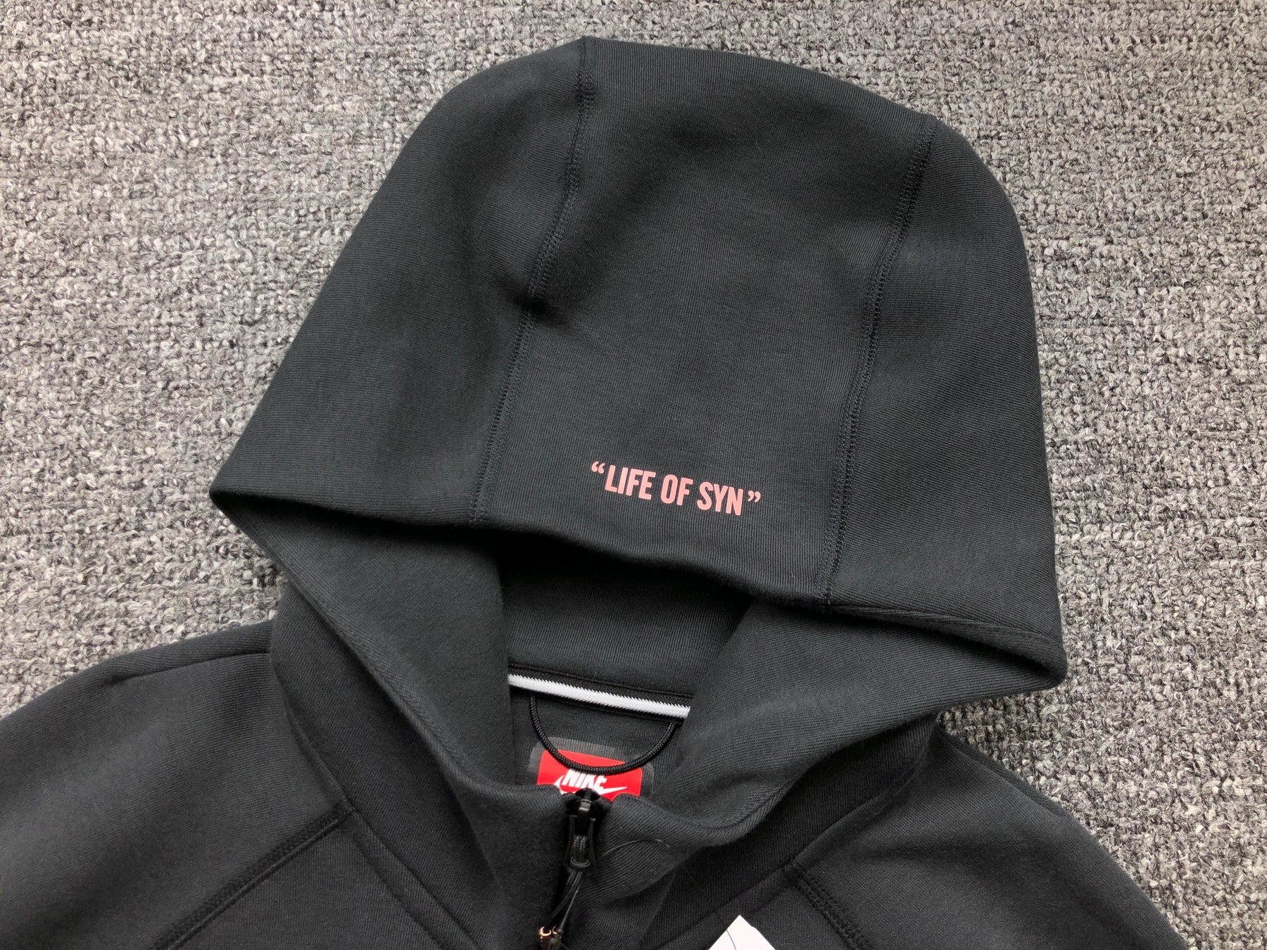 Conjunto Nike Tech Fleece x Syna World