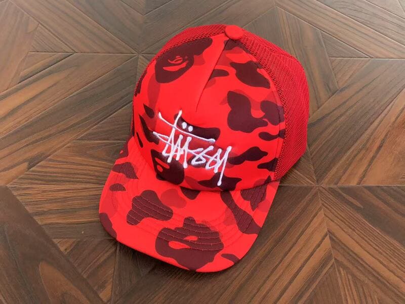 Boné BAPE x Stussy Trucker Red